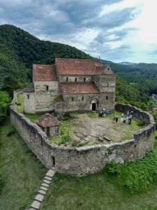 Platforma „România Atractivă” se extinde cu 450 de noi obiective turistice şi devine disponibilă în şase limbi